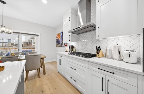 Panorama Hills House | Modern Luxury 6BR Home Sleeps12 12 mins Airport
