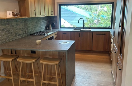 Whistler Creekside Cabin | Modern Minimalist Cabin in quiet setting. 12-minute walk to reekside gondola.