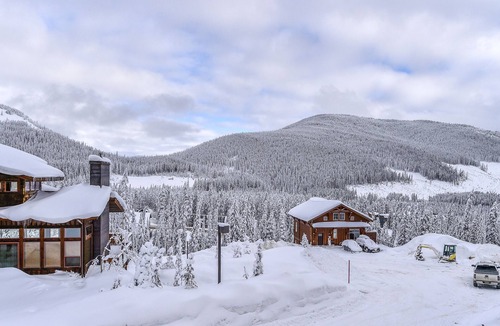 Apex Mountain Ski Chalet | Modern Mountain Chalet at Apex Resort