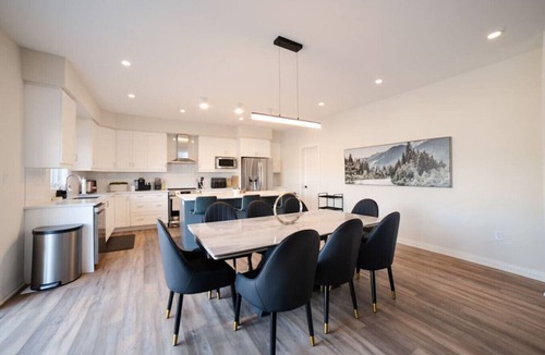 Washago House | Modern Orillia Retreat - W/Game Room