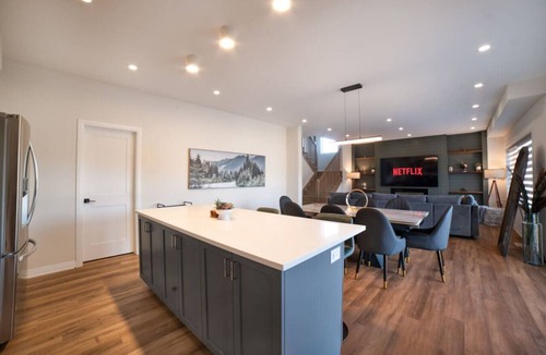 Washago House | Modern Orillia Retreat - W/Game Room