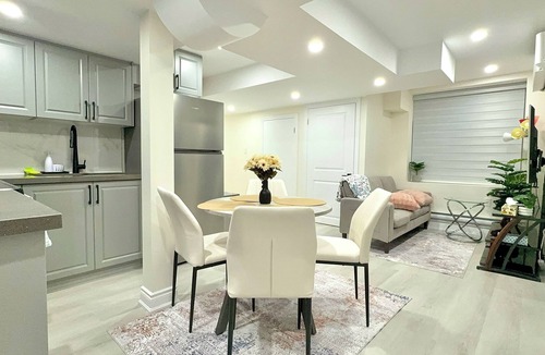 Woodstock Apartment | Modern Private 2-Bedroom Suite/Apartment