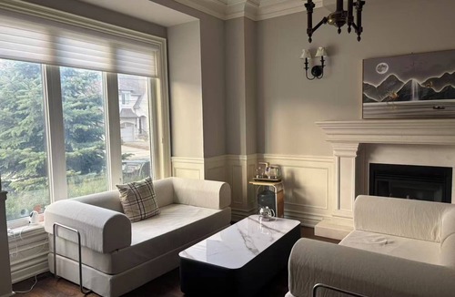 North York House | Modern Private Ensuite Room 203 | Near Subway | Free Parking