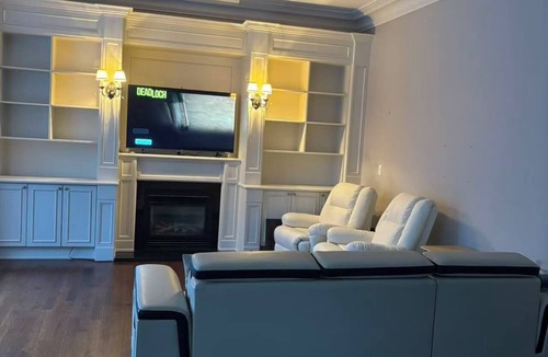 North York House | Modern Private Ensuite Room 203 | Near Subway | Free Parking