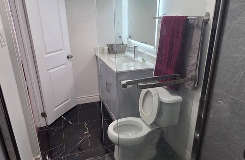 Hurontario House | Modern private suite | Full kitchen