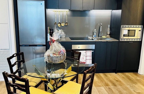 Cooksville Apartment | Modern retro museam apartment.