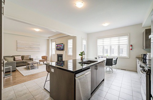 Richmond Hill Boat Rental | Modern Spacious Luxury detached-House new in RH
