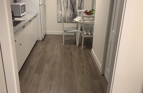 Burnaby House | Modern, stylish, bright and peaceful 2 Bedroom New Suite. Fully licensed
