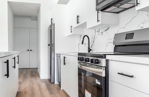 Huntsville House | Modern Townhome with Fairy Lake Views Near Downtown Huntsville