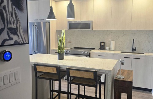 Downtown Toronto Apartment | Modern Two-Bedroom Apartment in Toronto | Elm Ledbury