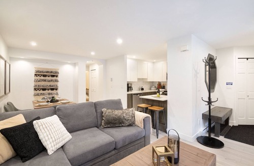 Village North Villa | Modern Village 2Br/Ba - Hot Tub/Pool/Free Parking