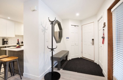 Village North Villa | Modern Village 2Br/Ba - Hot Tub/Pool/Free Parking
