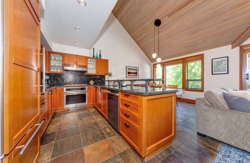 Village North House | Montebello 4864 - Air Conditioning, Private Hot Tub, Mountain Views, Close to Village