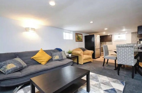Thornhill Apartment | More then 30 days Bright walkout Basement Apt,5 min walk to Yonge St