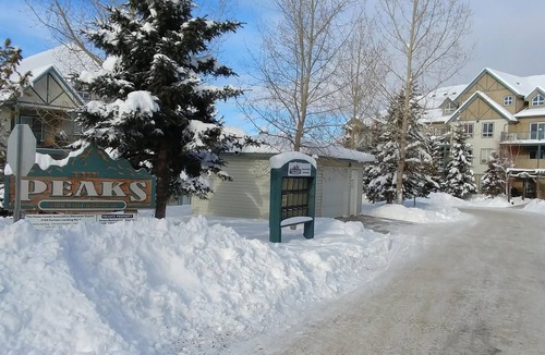 Radium Hot Springs Condo | Mountain Views, Pool, Hot Tub! 1500 sqft 2BR + Loft, Penthouse