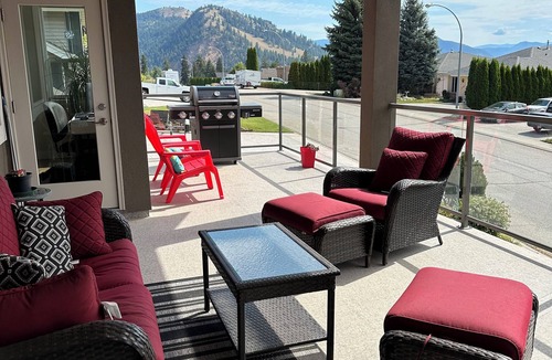 Lumby House | Mountain View Home with hot tub close to prime areas for outdoor enthusiasts