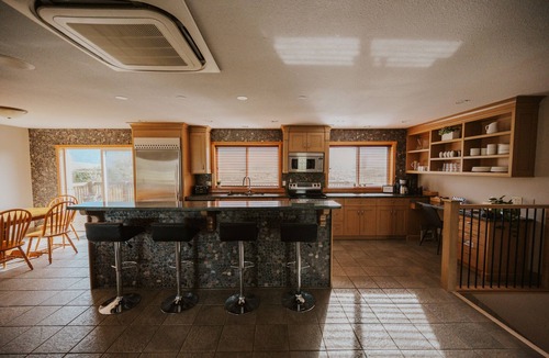 Popkum House | Mountain View House w/private hot tub and large wraparound deck