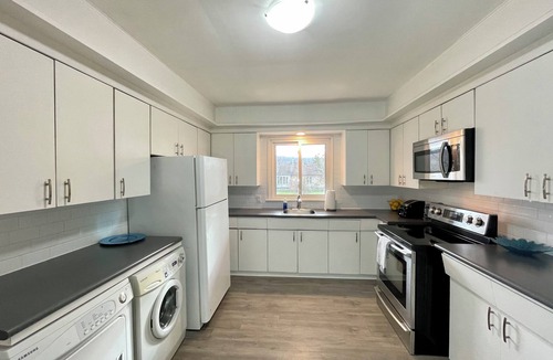 Glenridge House | Mountain View Suite - Sleeps 6