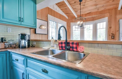 Washago Cottage | Muskoka cottage on the Severn river, with hot tub just 1.5 hours from Toronto.