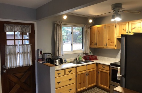 Lake of Bays Cottage | Muskoka, Cozy 2 Bedroom/2 Bathroom Cottage located on the coveted Lake of Bay