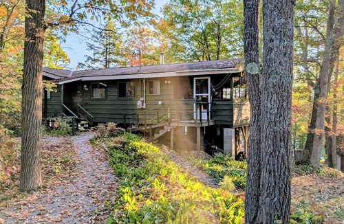 Georgian Bay Cottage | Muskoka Lookout Waterfront Cottage on Six Mile Lake