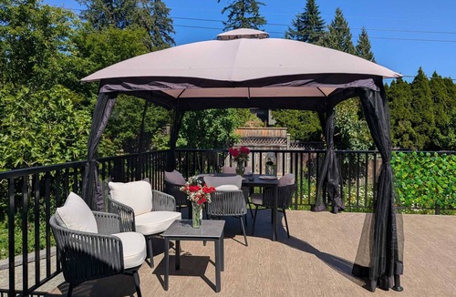 Blueridge House | Nature Haven Retreat: Peaceful North Vancouver stay near trails & nature