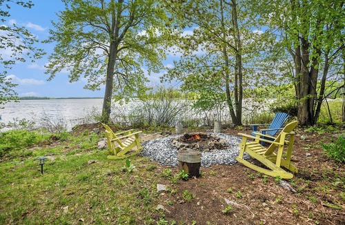 Rideau Lakes Ski Chalet | Nature Lovers - Waterfront - Lower Rideau Lake - Dog Friendly!