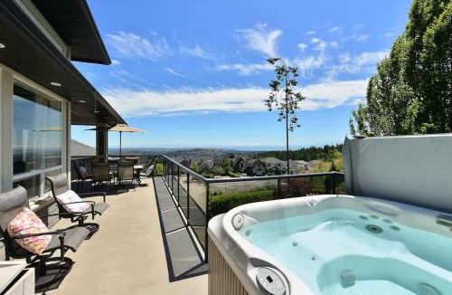 Bear Mountain Resort House | Nature's Gate Executive Estate by EMR Vacation Rentals