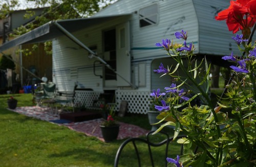 Niagara Falls House | Nature's Haven in Niagara Falls
