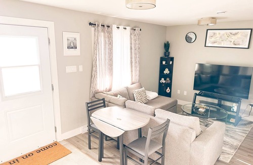 Terra Nova Apartment | nConvenient Airport Getaway – Relaxing, Safe, and Perfect for All Travelers.