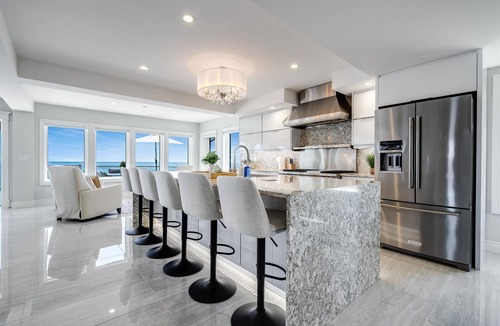 Wheatley House | Near Point Pelee | 6BR Luxury Estate + Beach
