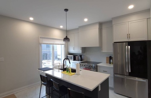 Niagara Falls House | New 5 bedroom 4 bathroom house minutes away from the falls.