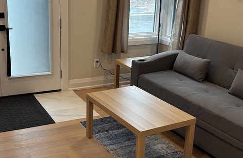 Niagara Falls House | New 5 bedroom 4 bathroom house minutes away from the falls.