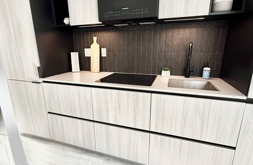 Wellington Place Condo | New Condo Downtown Toronto, 2 Bedrooms, 1 Bathroom, Workspace, FREE Wifi, Pets