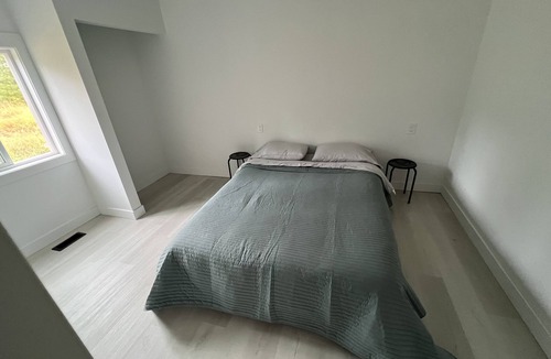 Port Alberni House | New cozy room with shared bathroom