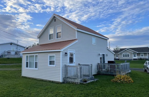 Inverness House | NEW! Location, Charm, Best Value in Inverness!