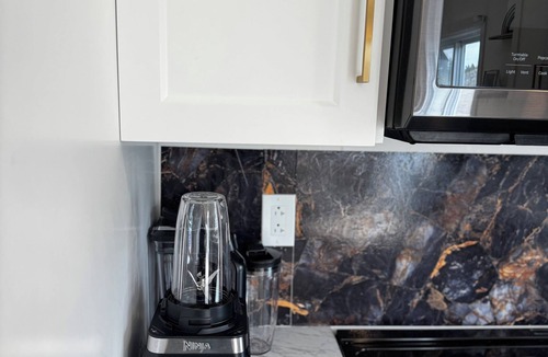 St. John's House | New Luxury 3-Bedroom Getaway| Parking| Patio