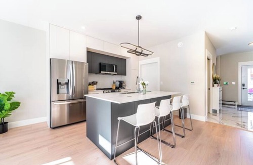 Halifax House | New Luxury | 3BR/3BA, 2 Living rooms, Kitchen - Home in Halifax