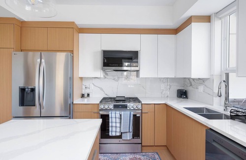 Willoughby House | New & Modern 4BR Townhome - Rooftop & Garage