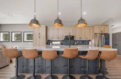 Wardner Cabin | New modern cabin in the woods at Lake Kookanusa and near Fernie and Kimberly
