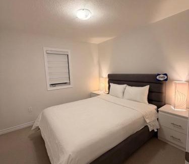 Paris House | New Modern Luxury by the River in Paris Ontario, 5BR, 7 beds