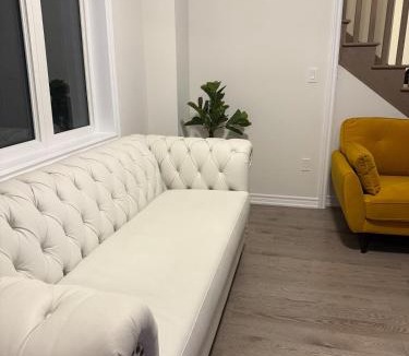 Paris House | New Modern Luxury by the River in Paris Ontario, 5BR, 7 beds