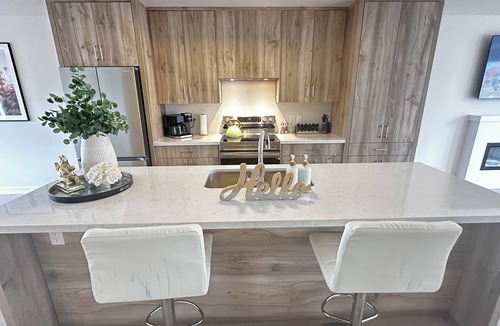 Oakville House | New townhouse for rent - 4 Bedrooms, 3.5 baths, 2 Car garage, WFH setup.