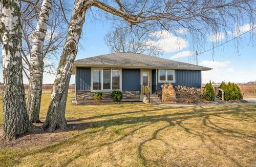 Virgil House | New Vineyard Home 3 Bedroom, mins to Wineries & Old Town Niagara-on-the-Lake