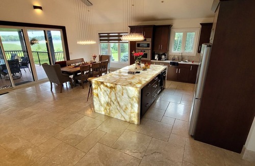 Trent Lakes House | New Year Special Rates! Devlok 6 Bedroom UnitA, Sleeps 14