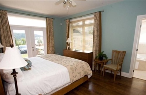 Baddeck House | Newly Built House Overlooking Bras D'or Lakes - Golf Included in rates!