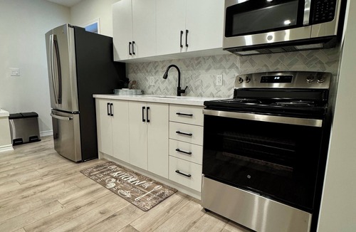 Vaughan House | Newly constructed apartment located near Canada’s Wonderland, Vaughan Mills Mall