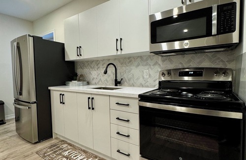 Vaughan House | Newly constructed apartment located near Canada’s Wonderland, Vaughan Mills Mall