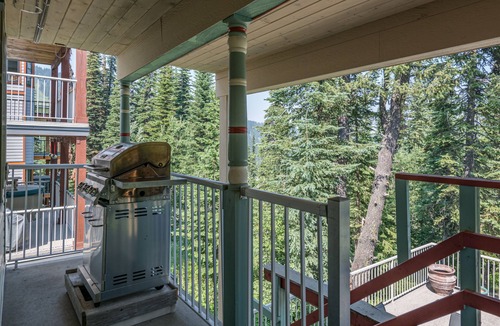 Silver Star Mountain House | Newly Renovated Full Home w/BBQ, bike storage, steps to village