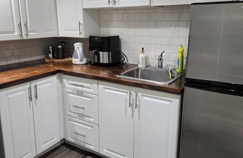Woodbine - Lumsden Apartment | Newly renovated, bright 1bdrm, sleeps 4 basement suite. Kitchen, Wifi, Netflix